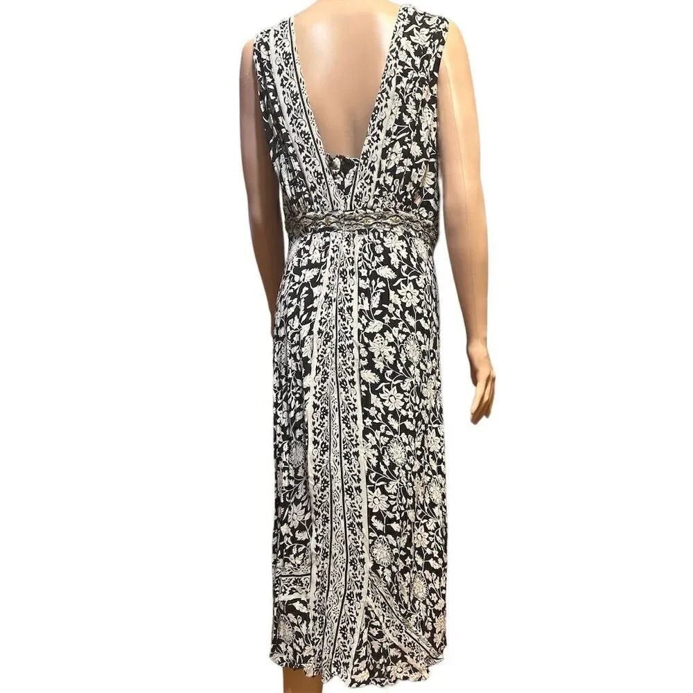 Dressbarn Black White Floral Sleeveless V Neck Back Sequin Waist Maxi Dress